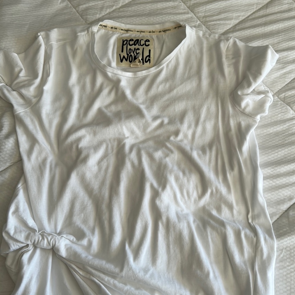 Peace love world xs shirt